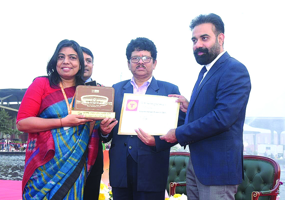 ସର୍ବଶ୍ରେଷ୍ଠ ପାଭିଲିୟନ୍ ସମ୍ମାନରେ ବିଭୂଷିତ ହେଲା ଓଡ଼ିଶା : ଦଳଗତ ସଫଳତା ପାଇଁ ହାର୍ଦ୍ଦିକ ଶୁଭେଚ୍ଛା ଜଣାଇଲେ ମୁଖ୍ୟମନ୍ତ୍ରୀ