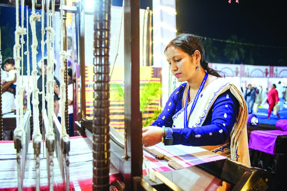 ଦର୍ଶକଙ୍କୁ ଆକୃଷ୍ଟ କଲା ଲାଇଭ୍ ଡେମୋ ଷ୍ଟଲ୍