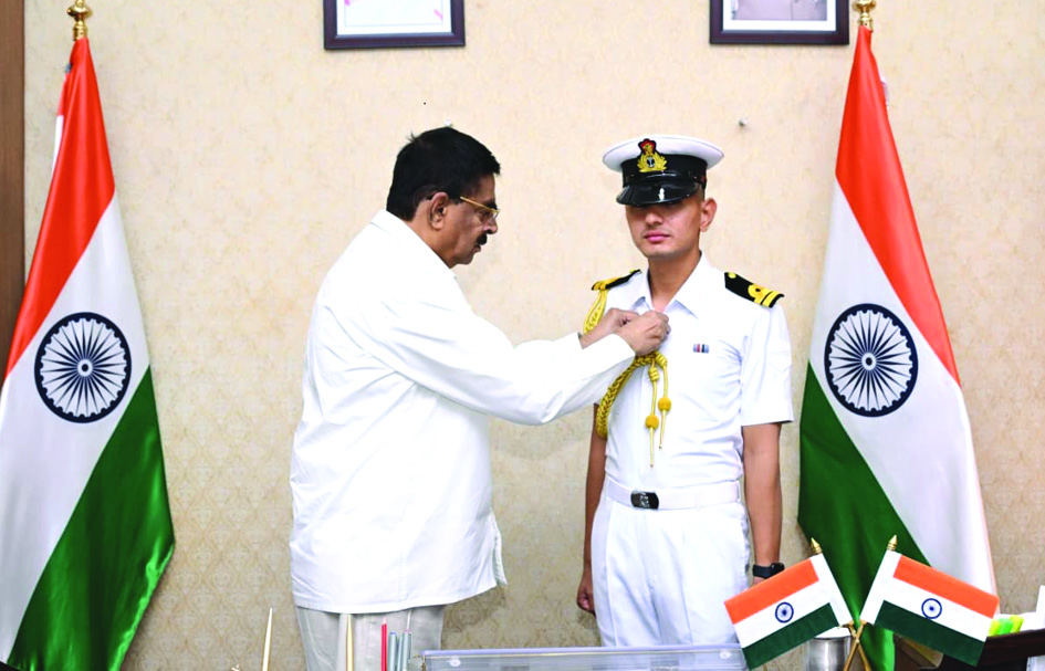 ନୌସେନା ଅଧିକାରୀ ଲେଫ୍ଟନାଣ୍ଟ ହର୍ଷିତ ଦେଓ ଓଡ଼ିଶା ରାଜ୍ୟପାଳଙ୍କ ଏଡିସି ନିଯୁକ୍ତ