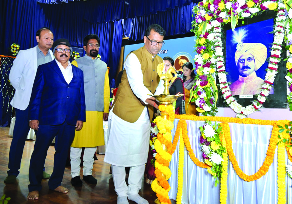 ‘ଭାଷାଭିତ୍ତିରେ ଓଡ଼ିଶାକୁ ଏକ ସ୍ୱତନ୍ତ୍ର ପ୍ରଦେଶ ମାନ୍ୟତା ଦେବାରେ ମହାରାଜାଙ୍କ ଅବଦାନ ଅତୁଳନୀୟ’