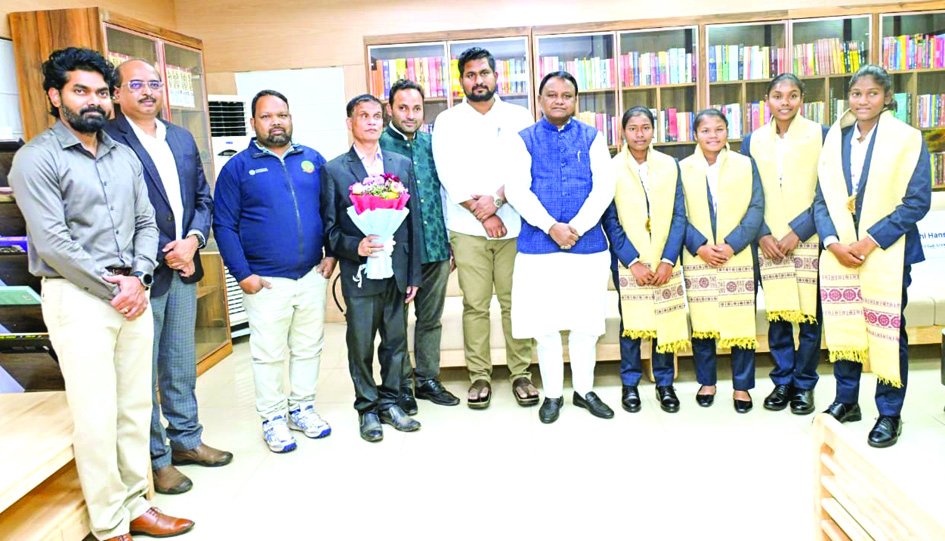 ୪ ଜଣ ମହିଳା ଦୃଷ୍ଟିବାଧିତ T20 ବିଶ୍ୱକପ୍ ଖେଳାଳୀଙ୍କୁ ୧୧ ଲକ୍ଷ ଟଙ୍କା ଲେଖାଏଁ ପୁରସ୍କାର ପ୍ରଦାନ